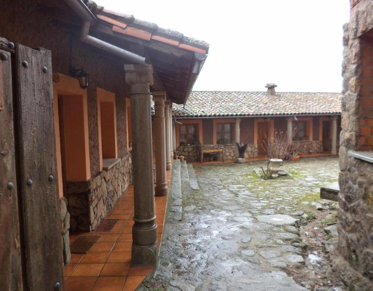 Mansio De La Plata Guest House Penacaballera Exterior photo